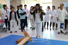 김해 the큰병원, 신년 맞이 윳놀이 한마당 행사 가져