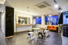 우리동네사진관, 전 지점 메이크업 스튜디오화