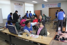 남양주시 동부희망케어센터와 다비치안경, 어려운 이웃에 무료 안경 지원