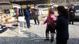 원주시 신림면 금창리노불무용단 불우이웃돕기 바자회 실시