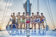 입식타격 타스(TAS)11, 바다를 가르며 호화로운 시작 알려!