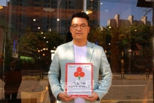 (주)담쟁이, 평택팽성노인복지관 착한가게 16호점 나눔 동참
