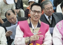 세계적인 팝아티스트 리리(Lee Lee) 추석명절 한강기부문화축제에 참석