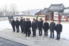 새해맞이 원주시장, 실,국장 현충탑과 충렬사 참배