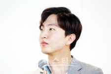 [뉴타포토] 뮤지컬 배우 경주, 2018년은 나의 해! 새해 복 많이 받으세요...비전아트 콘서트