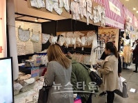 [송도 코베 베이비페어] 꼼꼼한 엄마들 봄 옷 장만하러 위드베베 왔어요