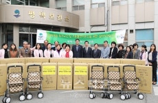 평택시 취약계층 독거노인 및 거동불편 어르신을 위한 실버카 전달