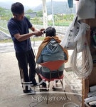 청양경찰서 비봉파출소 김종민 경사 관내 독거·치매노인 대상 무료 이발봉사 화제