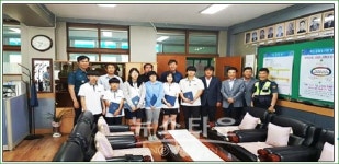 인제 남면파출소 생활안전협의회 신남 중ˑ고등학교 장학금 전달