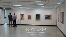 의왕여성미술인회,  제13회아름다운 동행전 개최