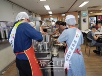 제아치과, 강남노인종합복지관 배식봉사로 지역사회공헌