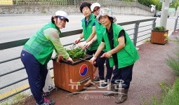 원주시 명륜1동 새마을회, 아름다운 꽃길조성 사업 실시