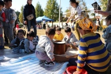 웃다리문화촌 봄축제, 품앗이 한마당에 빠져보자