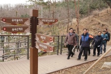 김상돈 의왕시장, 모락산 둘레길 현장 점검