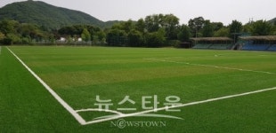 파주시, 적성체육공원 축구장과 연풍리 풋살장 인조잔디 교체 완료