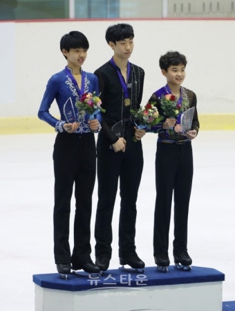 [2020 피겨 종합선수권] 주니어 남자싱글 정덕훈, 이준혁, 김현겸의 시상식