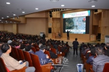 최형두, 마산은 무엇으로 살것인가 토크 콘서트 시민 본색 열어