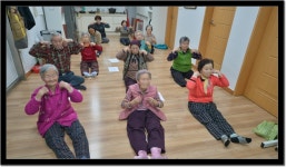 원주시 흥업면 사제3리 노인회원들은 즐겁다