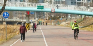 의왕시 학의천 산책로, 맹추위가 물러간 오후, 여유로운 산책