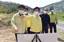 조규일 진주시장, 녹지공간 및 물놀이형 바닥분수 조성 현장 점검