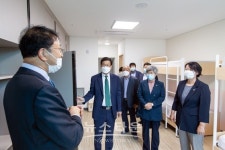 김돈곤 청양군수, 정산중학교 찾아 코로나19 방역상황 점검