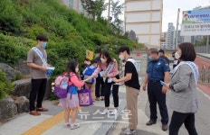 천안동남경찰서, 초·중·고등학교 등굣길 릴레이 캠페인 전개