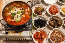 여수 꽃게탕 전문점 진남식당, 다채로운 볼거리로 스트레스 풀어요