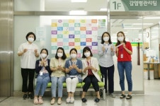 의왕시 덕장중학교, 보건소 의료진 위한 감동의 손 엽서 전달