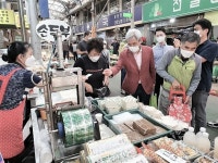 곽상욱 오산시장, 오색시장 찾아 격려 및 소통시간 가져