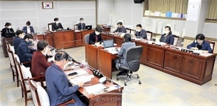 수원시의회 기획경제위원회, 권선구청-장안구청 행정사무감사 실시