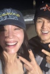 엄지원·김광규, 밤바다에서 다정한 모습 공개