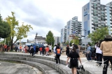 김해시, 해반천을 함께 걷다... 16회 휠체어 나눔걷기 시민 400명 동참