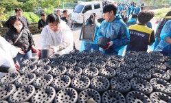 인천시교육청, 이웃에 온기를 전하는 사랑더함 연탄봉사에 동행