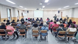 영도구노인복지관·부산경상대, 고령층 정서지원 Pet Family 사업 성료