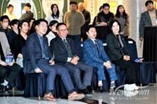 화성특례시의회, 시민 참여형 AI 공모전 시상식 참석 AI로 완성된 나의 화성