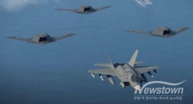 한국 최초 양산형 KF-21 전투기 공개
