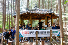 경주 노사 관계자들, 편백나무숲 환경정화 활동 전개