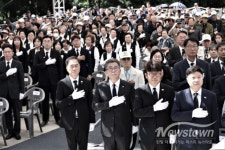 평택시의회, 평택호 현충탑서 현충일 추념…보훈 가치 되새겨