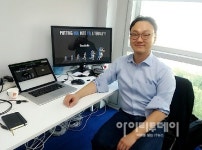 진짜 사람 들어있는 VR  더블미 코리아