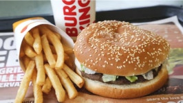 광고랑 너무 다르잖아 와퍼 보고 뿔난 美 소비자, 버거킹에 집단 소송