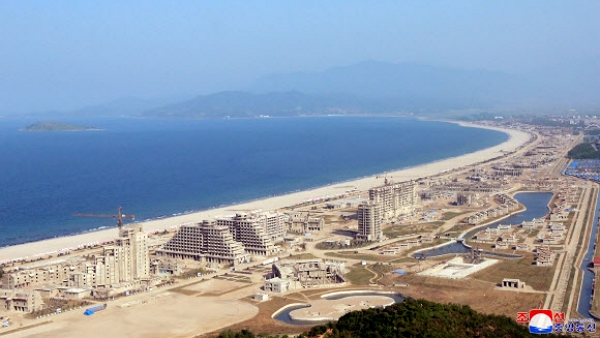 북한, 강원도 원산갈마해안 호텔 미완공...첫 관광 고비 현실화