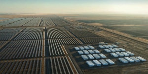 테슬라 100GW 태양광 초대형 베팅…中 장비 29억달러 구매 추진