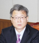 [시론] 야간집회 기본권과 공익 조화돼야