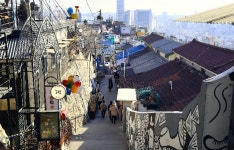 <이색&>  마을 전체가 추억이자 예술...이화동 마을박물관