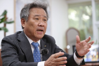 이기흥 체육회 회장, 再選 행보 공식화…IOC 위원 사임 카드 만지작