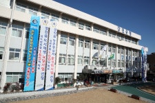 경찰, 강진군청 또 압수수색…이번엔 명절 선물 돌려