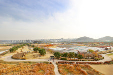 가을 끝자락에 걸친 갯골 생태공원 풍경