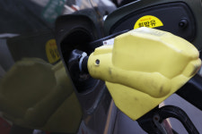 ‘정제마진 초강세’ 정유업계는 반색ㆍ석화는 울상…왜?