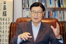 [인터뷰] 김중권 전 새천년민주당 대표 “정치를 풀어가려면 수뇌부가 너무 앞장서면 안돼