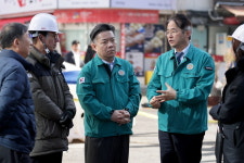 이동환 고양시장, 일산동구 이면도로 균열현장 긴급 점검
